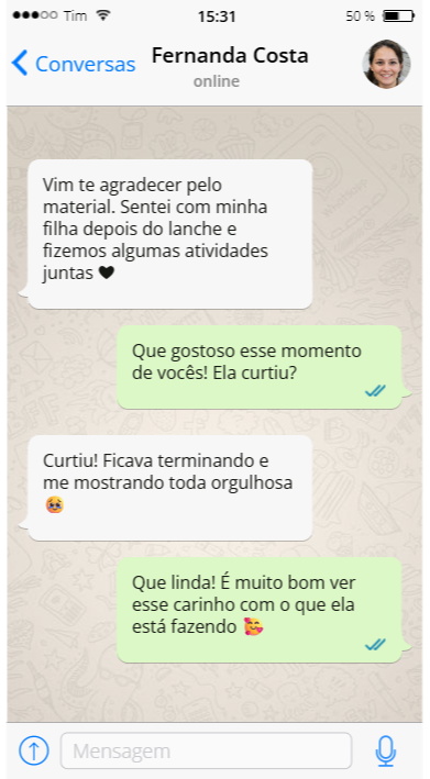Uma cliente conta que fez atividades com a filha depois do lanche e que ela mostrou orgulhosa o que terminou.